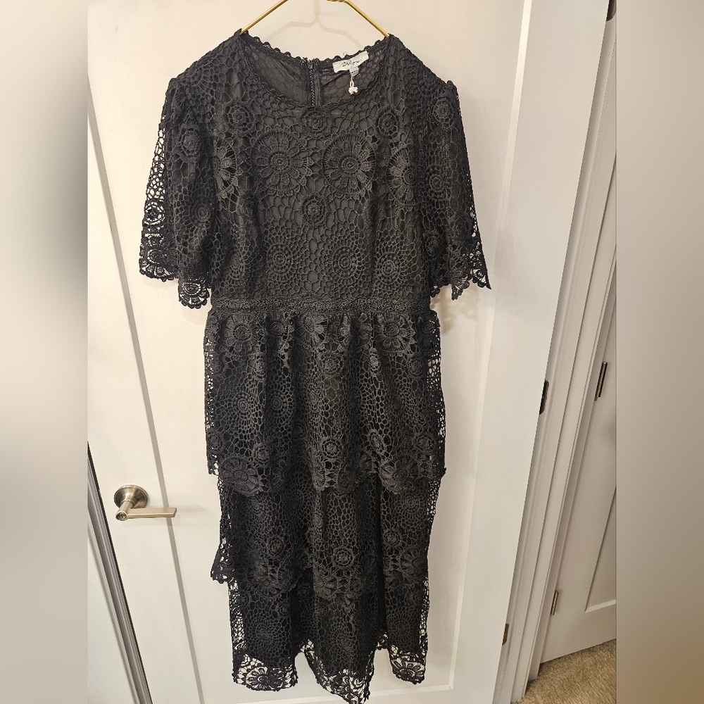 NWT - Tiered Black Lace Overlay Scalloped Edges Polagram Midi Dress - L